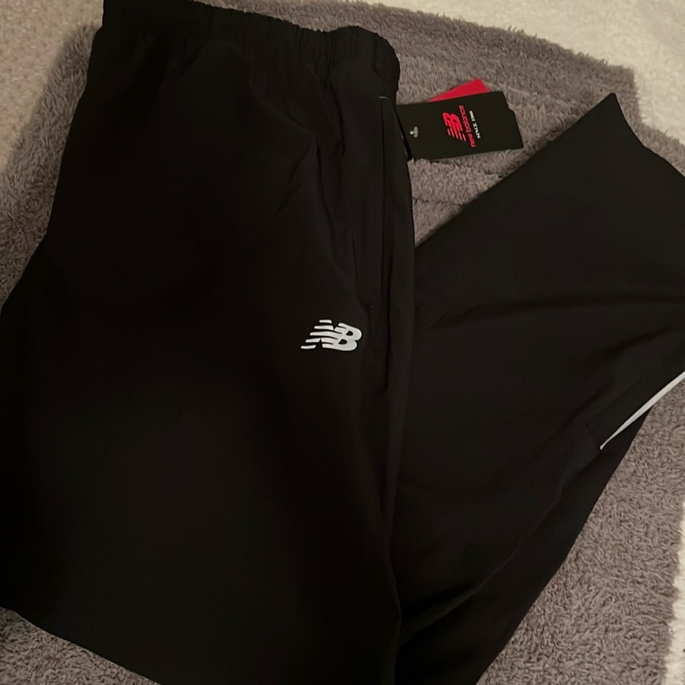 New balance mesh lined joggers - Picture 1 of 2